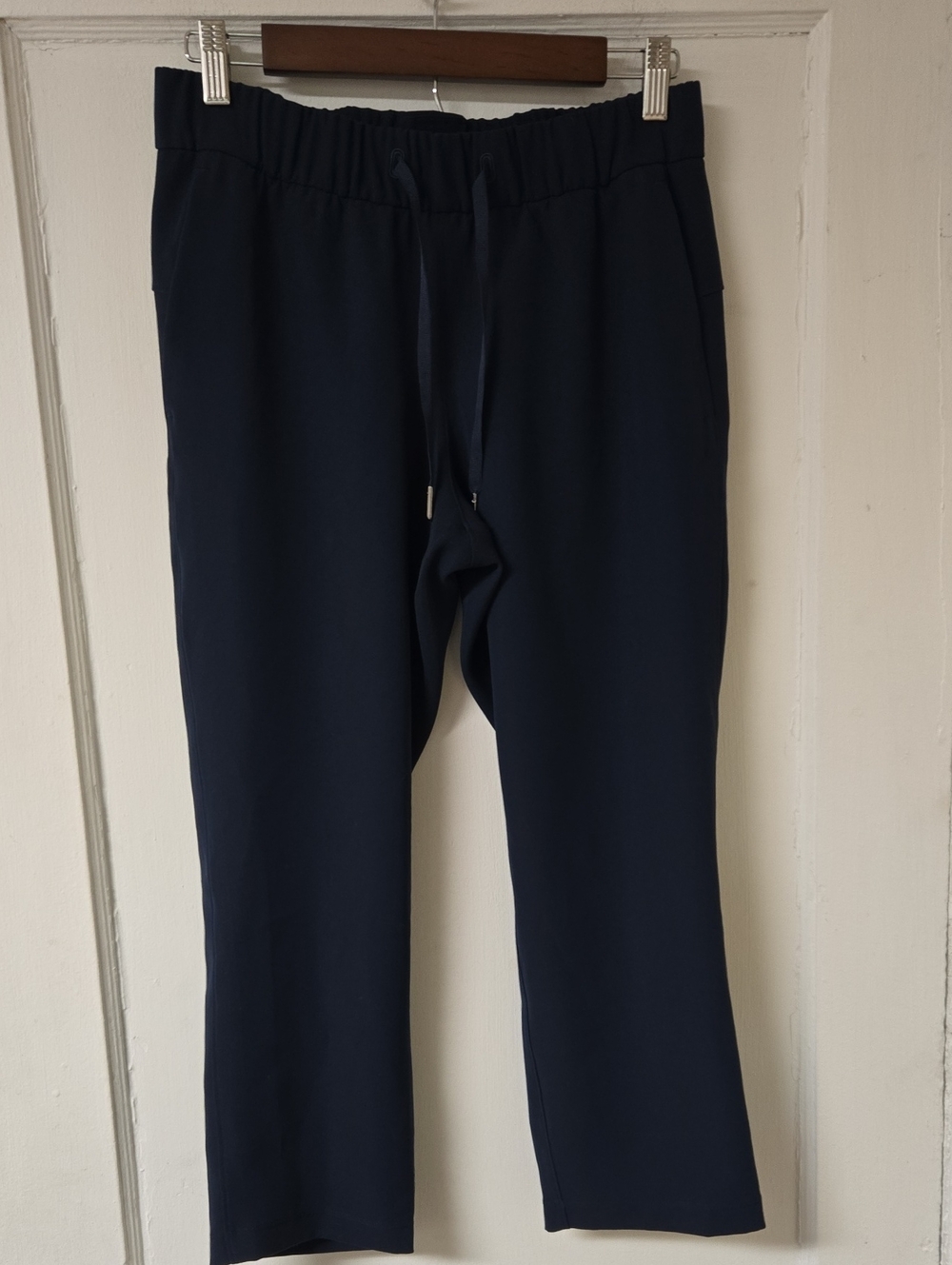 Lululemon On The Fly Crop Woven Pants Size 6